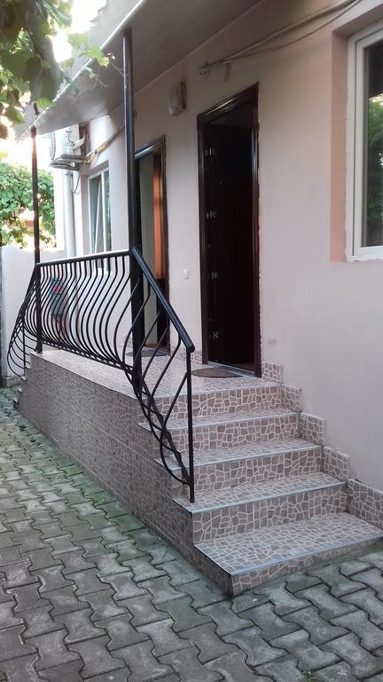 Light House Hotel Batumi Luaran gambar